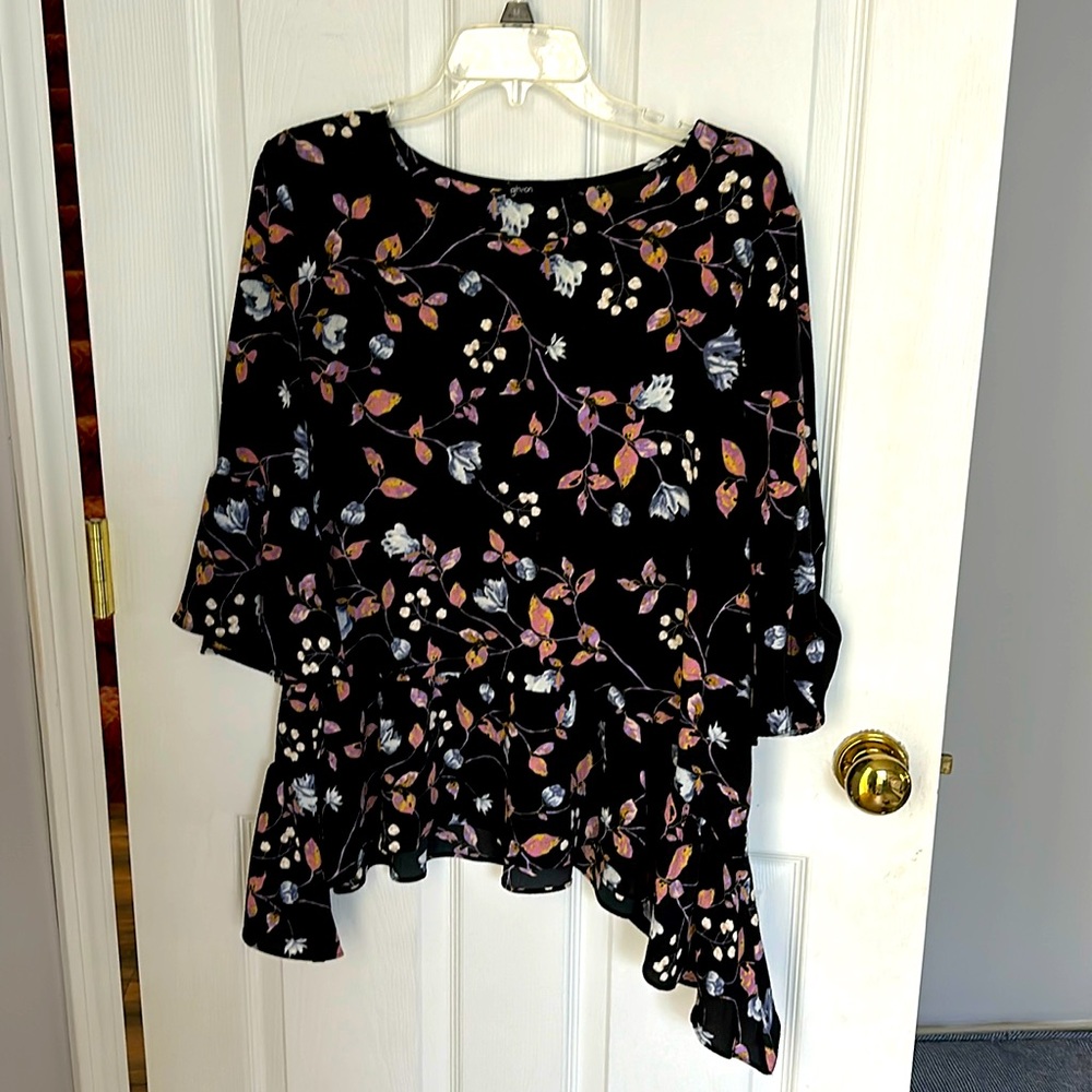 Gibson flowy blouse. size M.  black with flowered design.